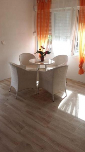 Macko, Apartmani